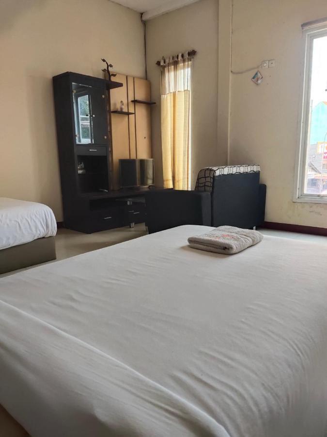 Mojokerto Classic Homestay Exterior foto